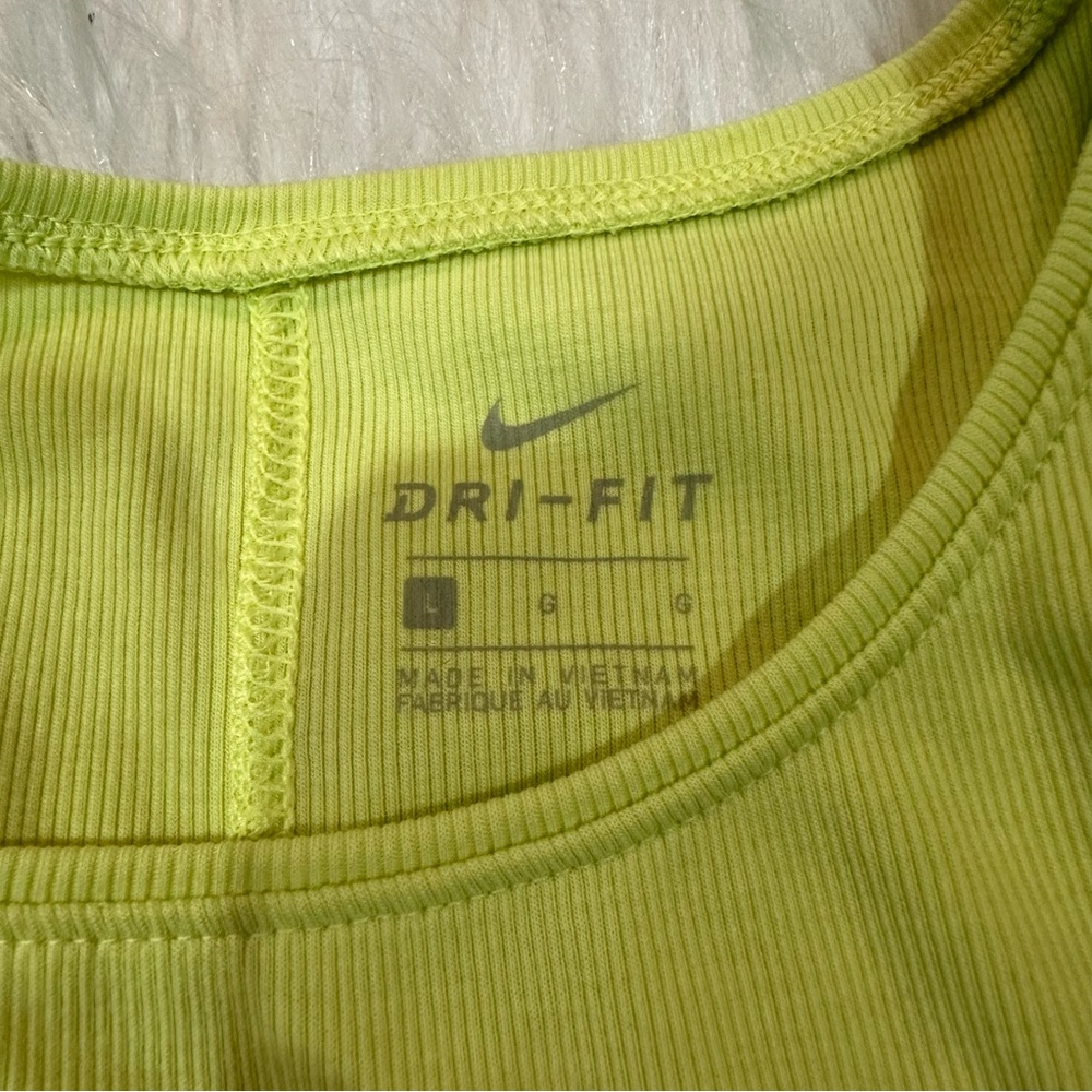 Large Nike Yoga Tank Top - Picture 7 of 11
